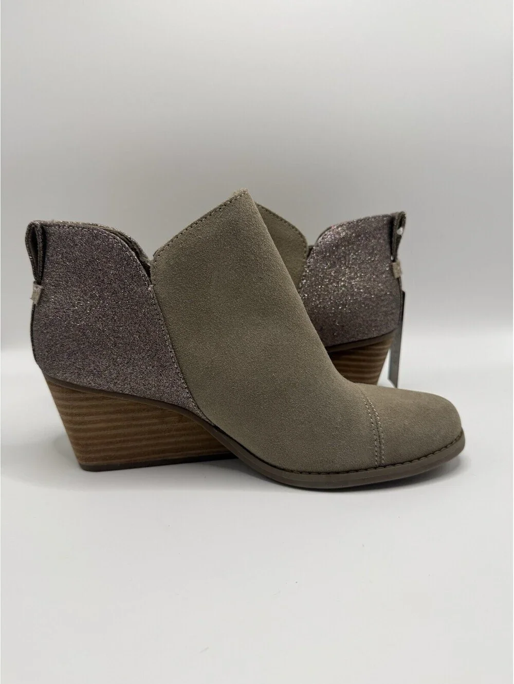 Toms goldie suede